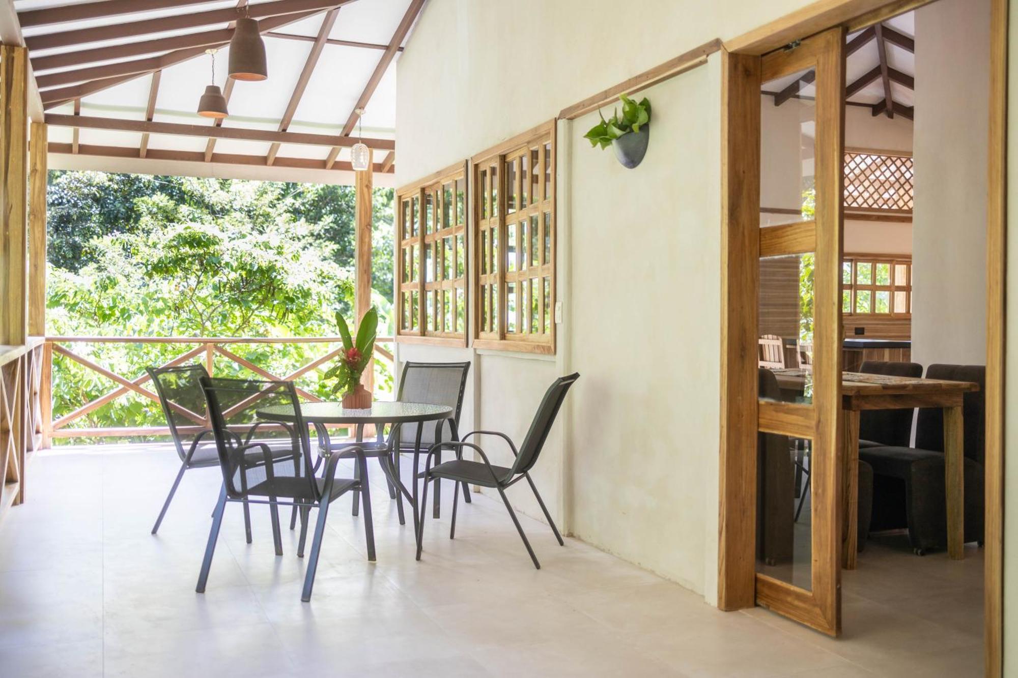 Villa Pina Dorada Dependencia Del Hotel Casa Merlin Puerto Viejo de Talamanca Dış mekan fotoğraf