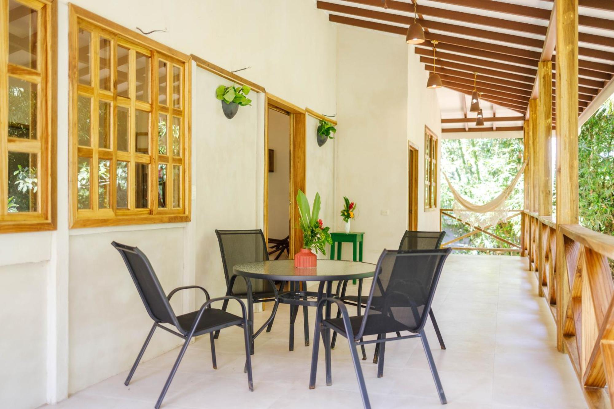 Villa Pina Dorada Dependencia Del Hotel Casa Merlin Puerto Viejo de Talamanca Dış mekan fotoğraf